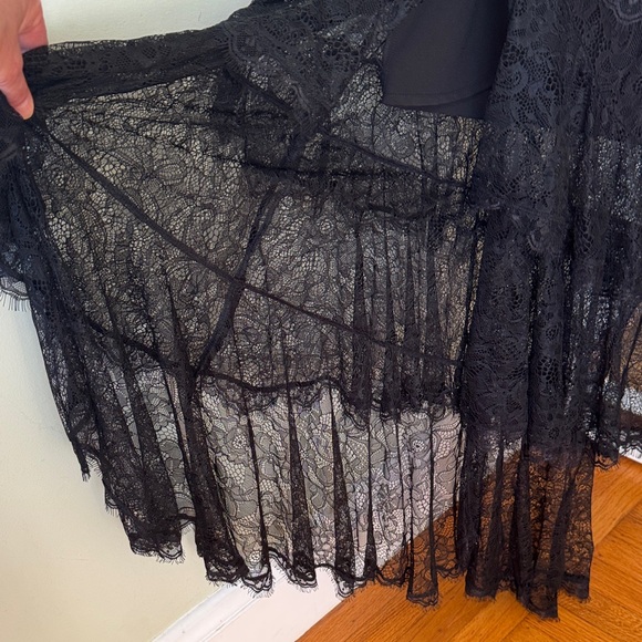 Elegant Black Lace Dress - Picture 6 of 10